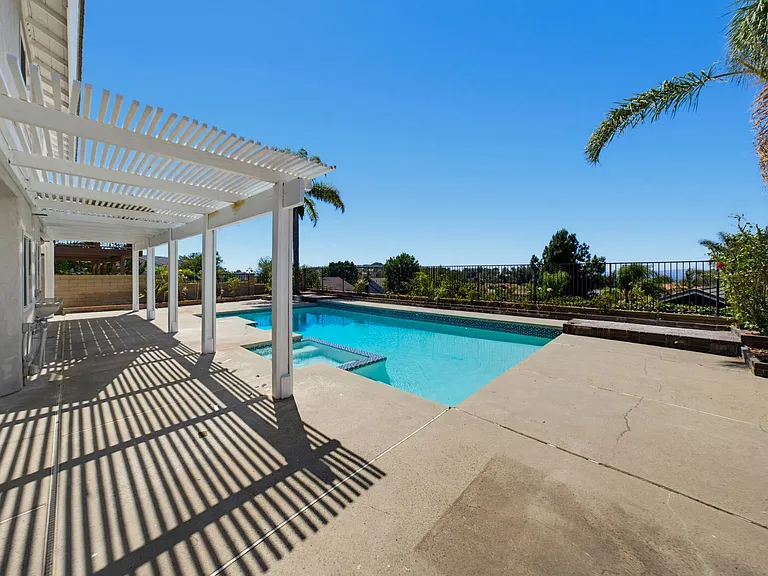 1038 Rimwood Dr — Photo 45