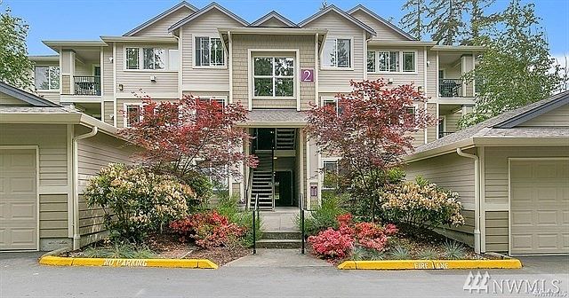 Tremaine...a Stylish Condominium Community Close to Mill Creek Town Center! Minutes to restaurants, cafes, shopping, parks and recreation for carefree living! Conveniently located to I-5 and Hwy 405 for easy freeway access to Seattle, Everett, Bothell, Kirkland, Redmond and Bellevue.