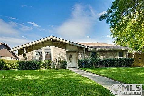 1st image of 2717 Countess Dr