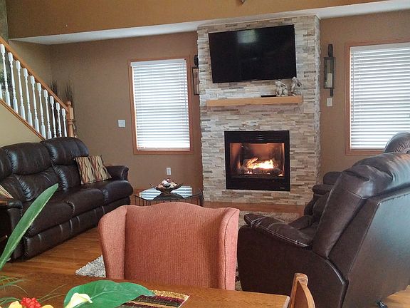 4th image of 1003 Lakeshore Dr