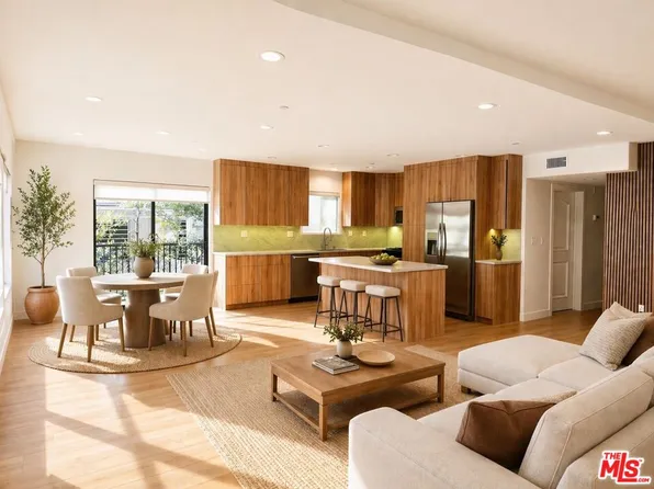1146 Hacienda Pl APT 2, West Hollywood, CA 90069