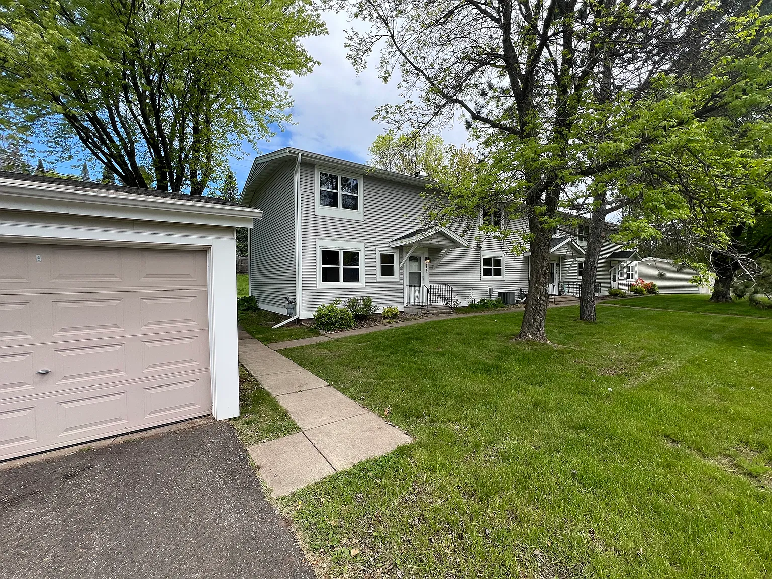 107 Mitchell Cir — Photo 1