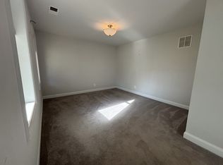 9683 Parkland Meadow Ln, Vienna, VA 22181
