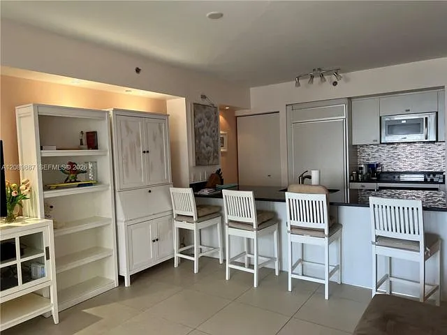 1 bed, 1.0 bath, $4,500 — Photo 3
