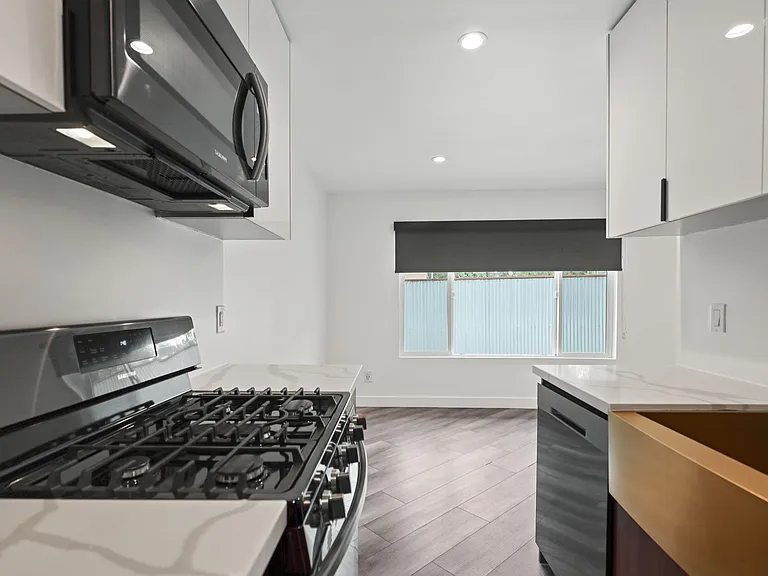 6307 Elgin Street Apartments — Photo 23