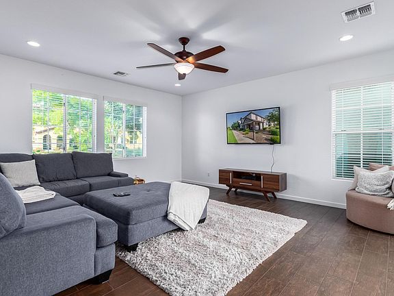 3rd image of 2650 S Valle Verde