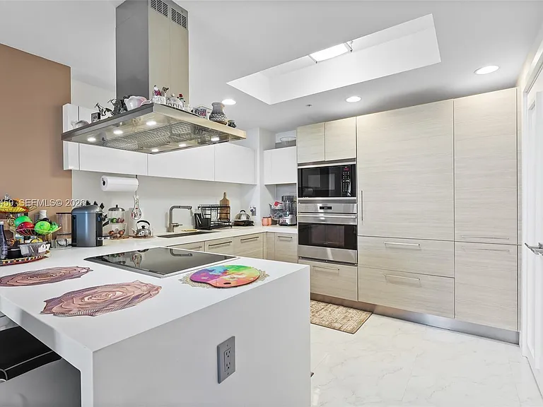 17301 Biscayne Blvd #1008 — Photo 8