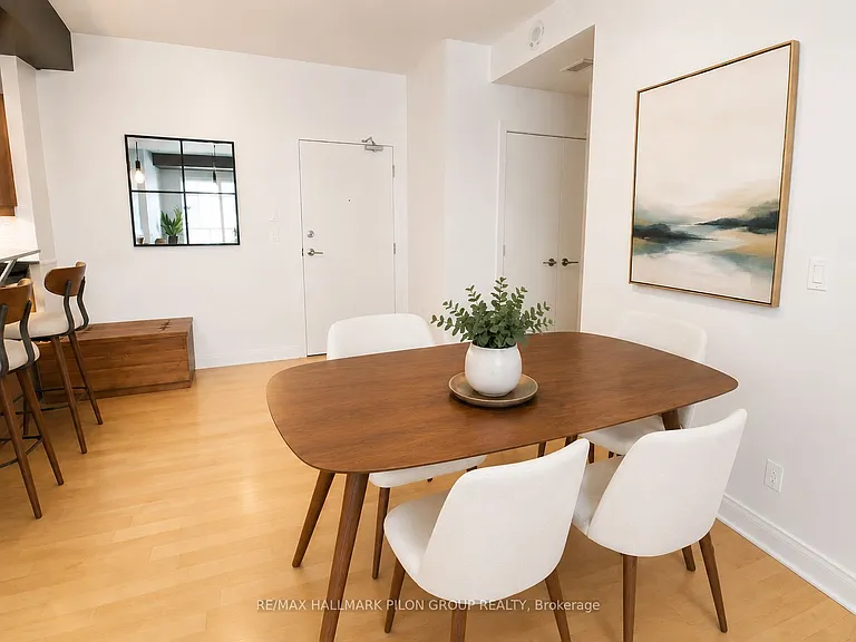 95 Bronson Ave #902 — Photo 5