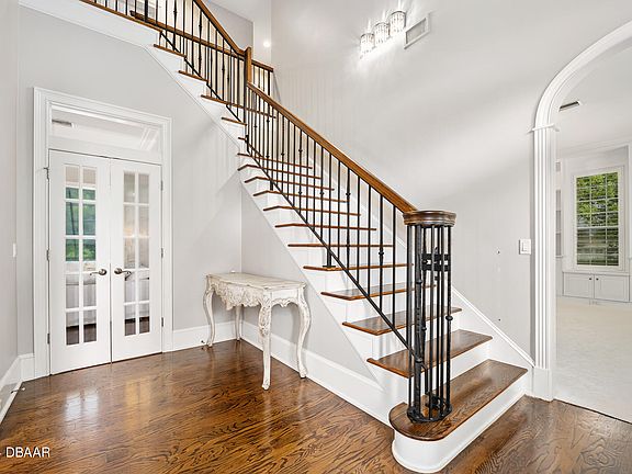 3rd image of 8 Broadwater Dr