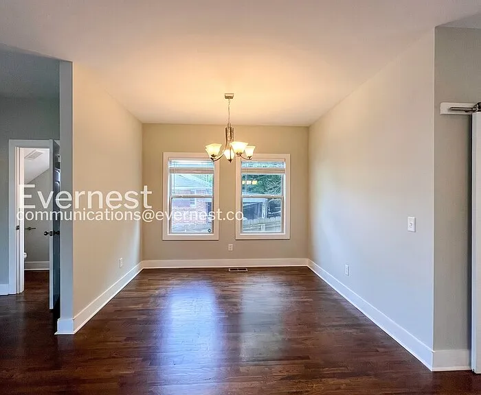 2115 Burns St — Photo 7