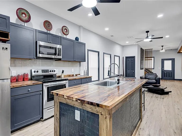 494 Rockwell St SW — Photo 9