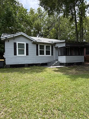 226 Bronson St Photo 1