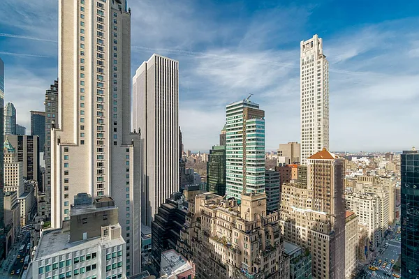 Sold by Compass | media 23