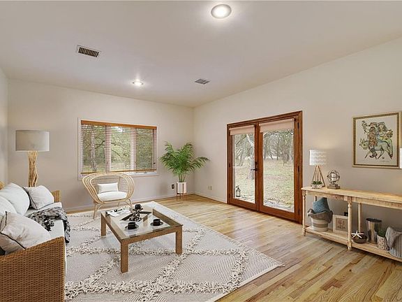 5th image of 760 Enchanted Oak Dr