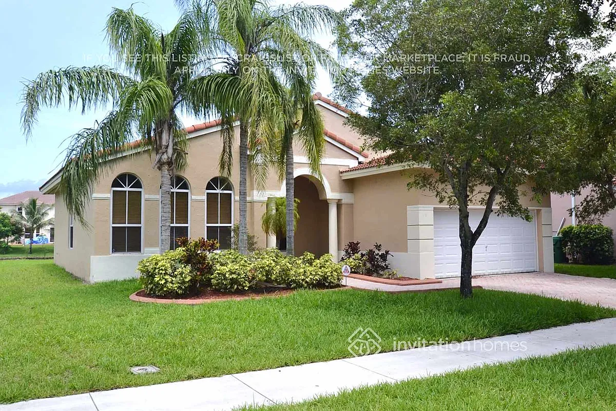 Building Photo - 2345 SW 131st Ave