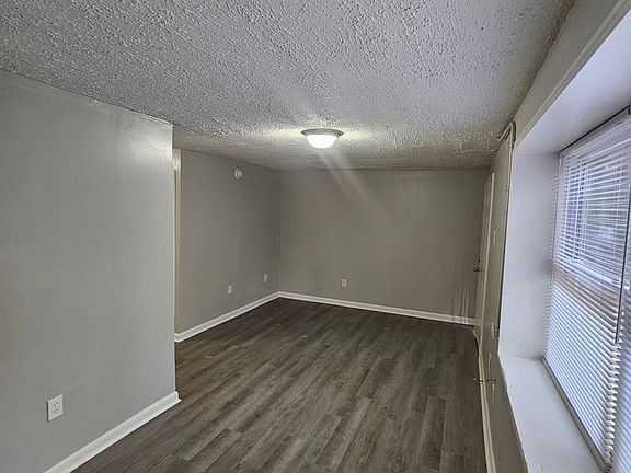 2nd image of 101 College Park Ln #20