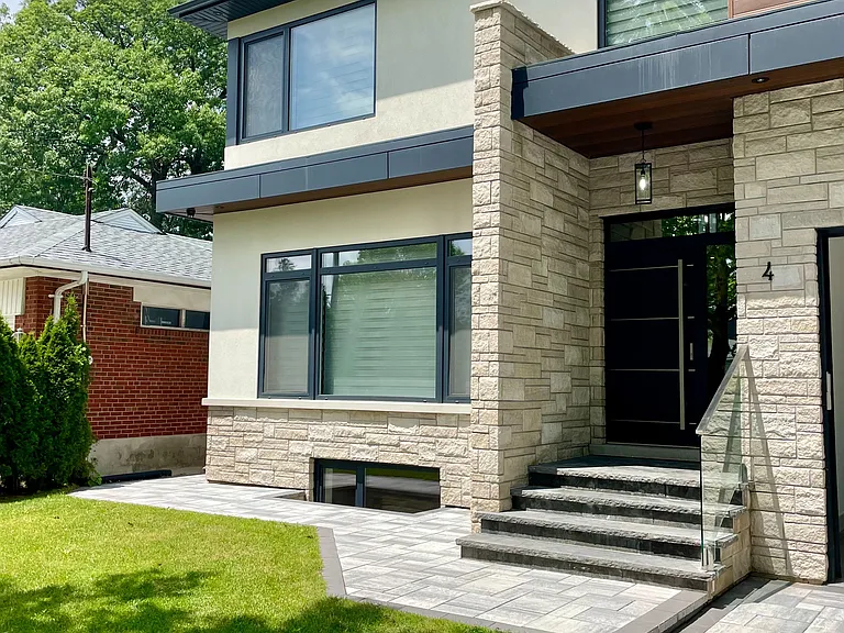 4 Leamington Ave — Photo 2