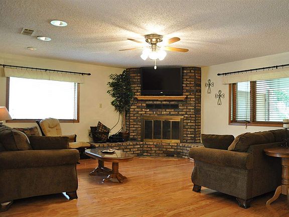 2nd image of 4501 Dundee Dr