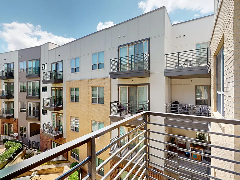 The Flats at Palisades — Photo 101