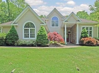 513 Hobbs Ln, Clinton Corners, NY 12514