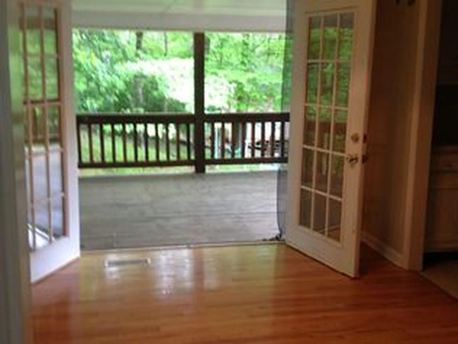 322 Shady Crest Dr — Photo 4