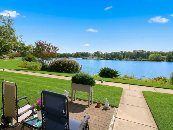 675D New Castle Court, Lakewood, NJ 08701