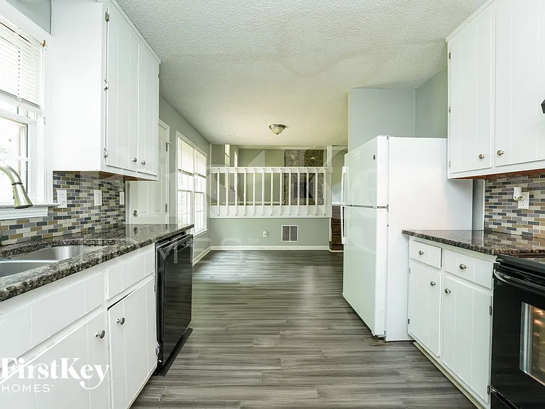 5565 Westberry Ln — Photo 6