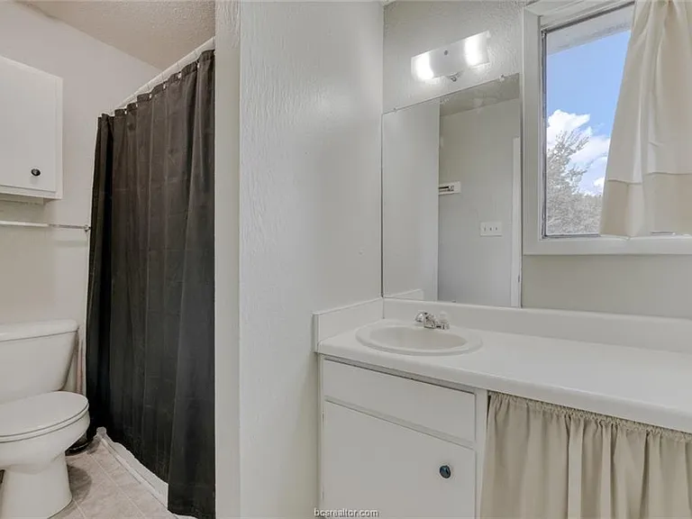 4401 Carter Creek Pkwy #15 — Photo 11