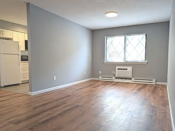 3rd image of 150 Main St #B1