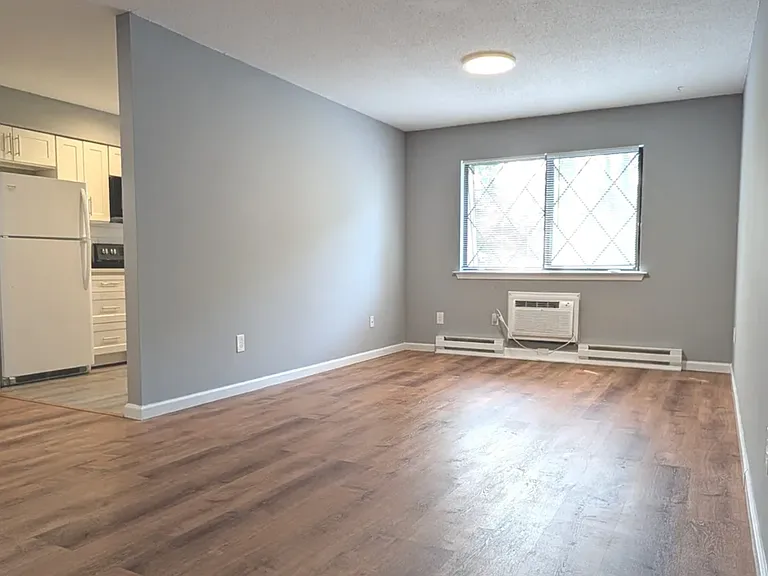 150 Main St #B1 — Photo 3