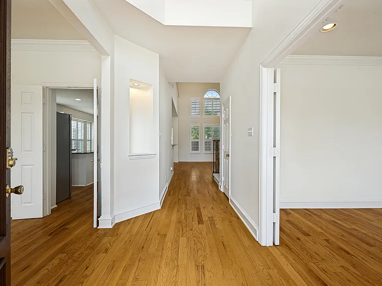 7805 San Isabel Dr — Photo 2