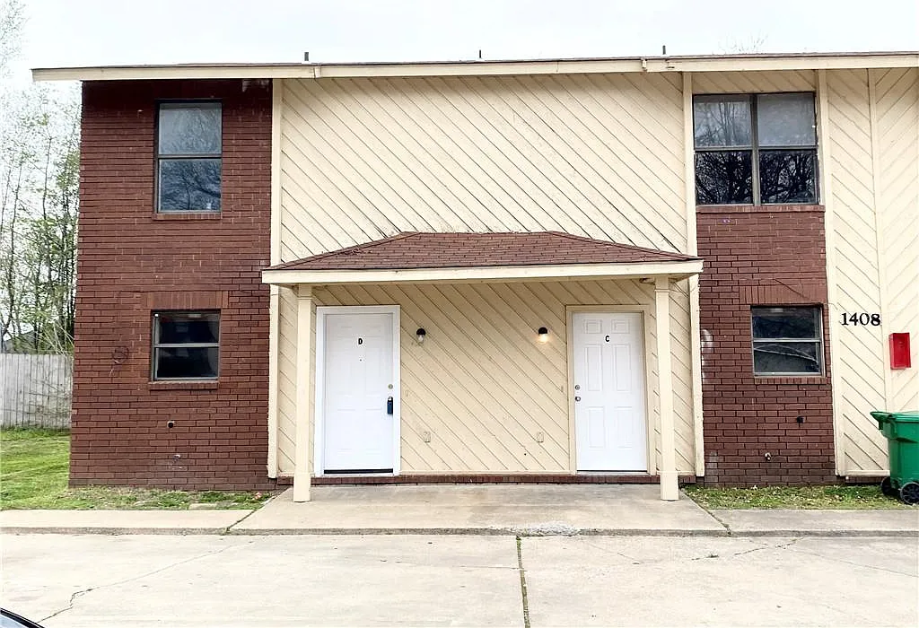2 bed, 1.5 bath, 1088 sqft, $1,000 — Photo 1