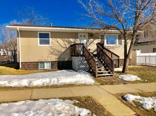 414 3rd Ave E, Dickinson, ND 58601
