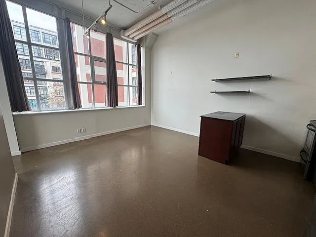 Building Photo - 410 King St W #213