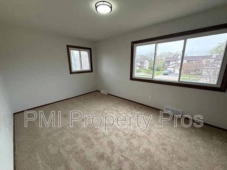 8150 S 88th St — Photo 23