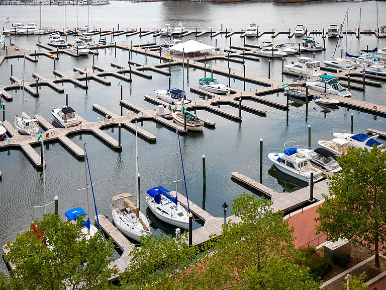 Spinnaker Bay at Harbor East — Photo 22