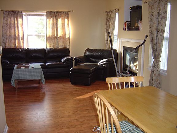 Living Room / Dinning 