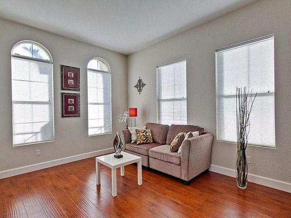 5th image of 169 Metropolitan Dr