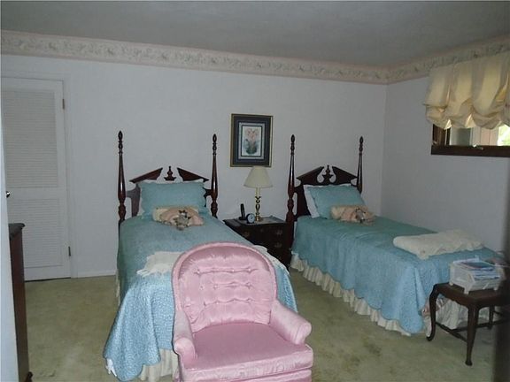 5th image of 1001 Orchard Dr