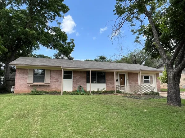 1209 Glenn Dr, Euless, TX 76039