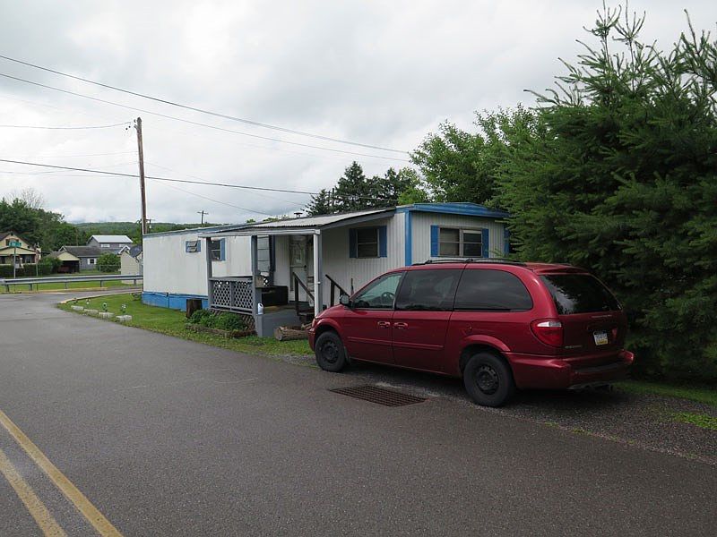 2nd image of 1011 Juniata Ave