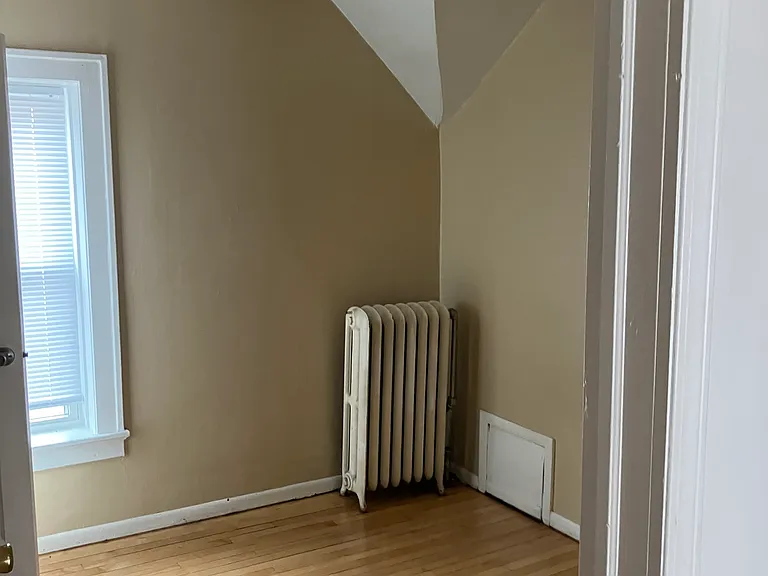 2100 W Lincoln Ave #3 — Photo 1