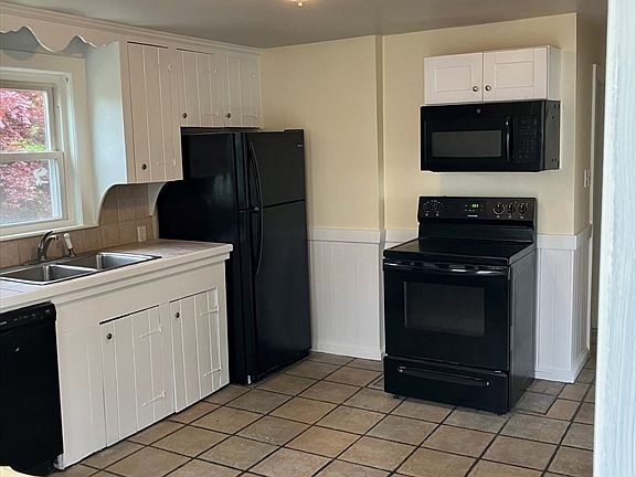 2nd image of 16 Newhill Rd #0