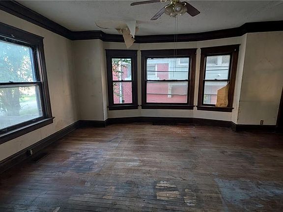 4th image of 3232 Wabash Ave