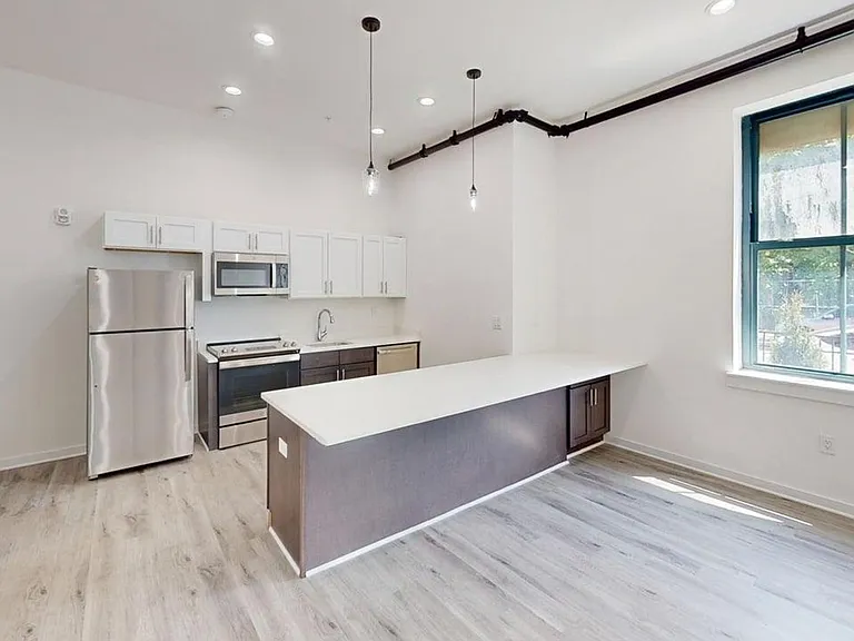 The Roseville — Photo 14