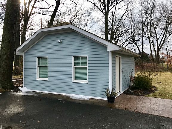 575 sf heated out building. 