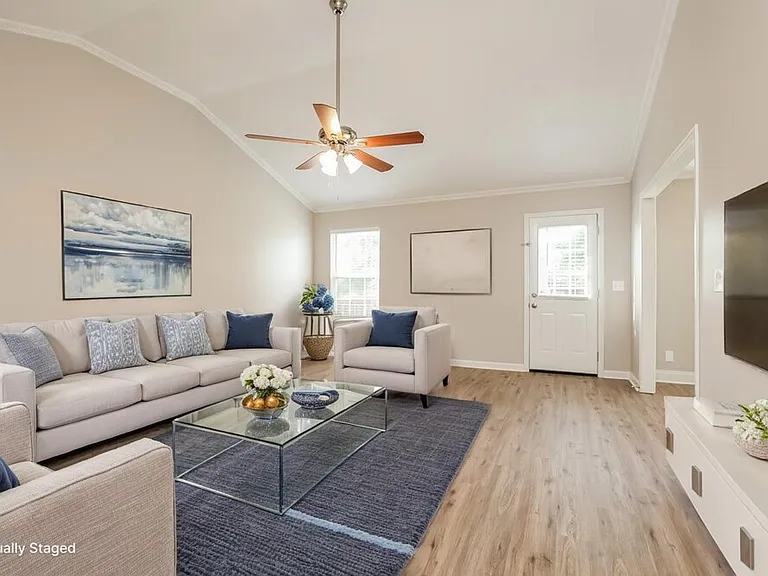1195 Saint Andrews Dr — Photo 3