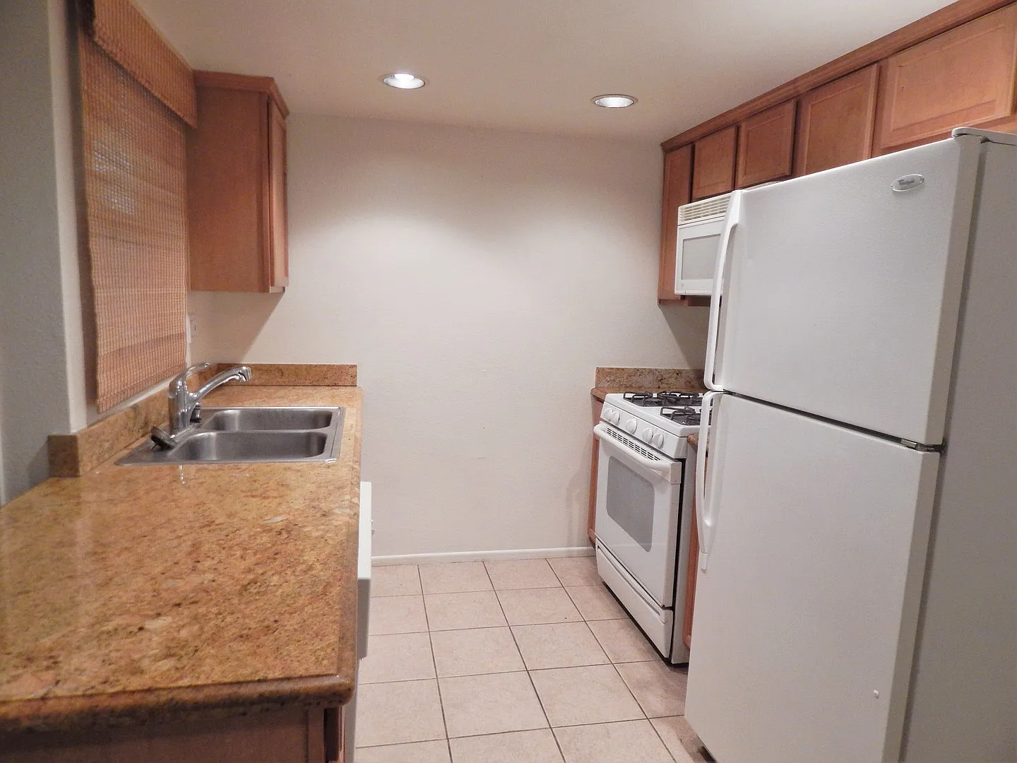 "2 Bedroom Condo Near UCR | 1114 Blaine St #101 Riverside". — Photo 2
