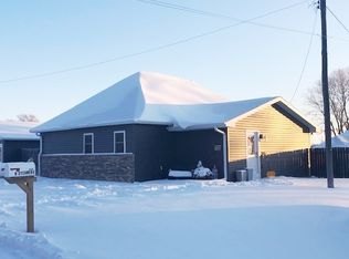 809 N Sycamore St, Pleasanton, NE 68866
