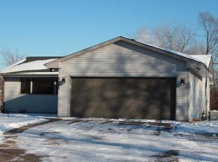 9980 Barnes Ave E, Inver Grove Heights, MN 55077